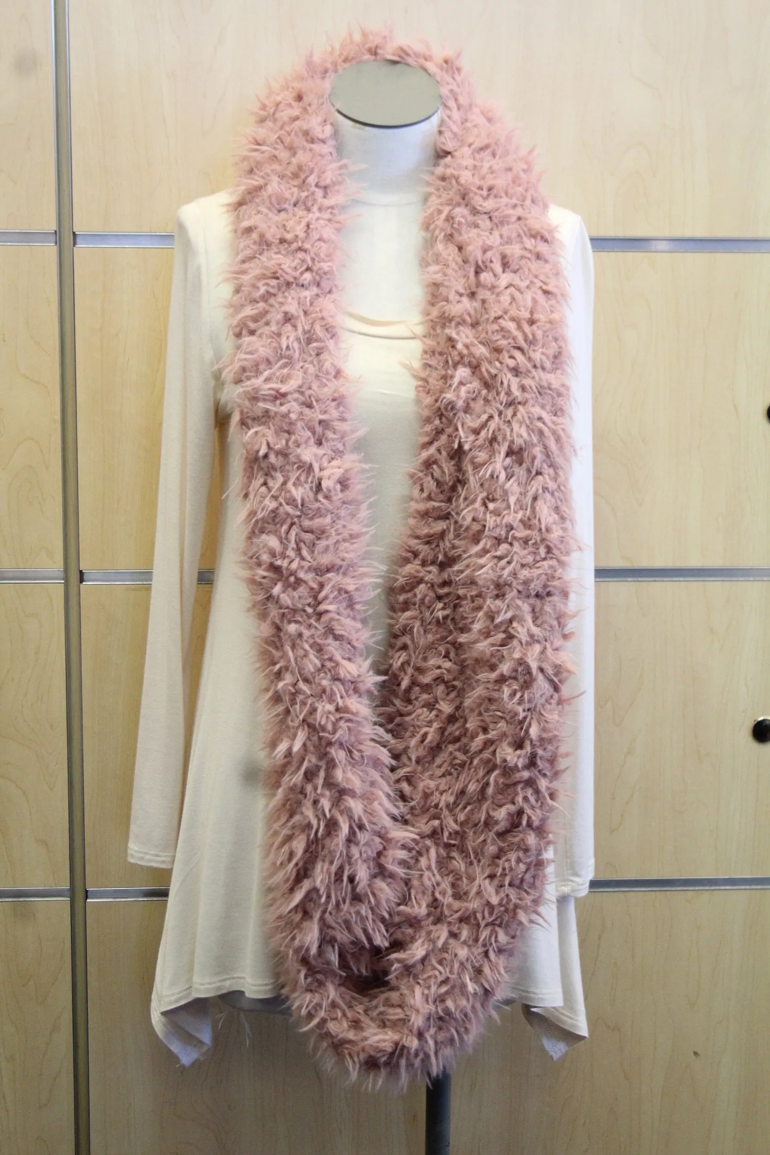 ADO | Infinity Sweater Scarf Baby Pink
