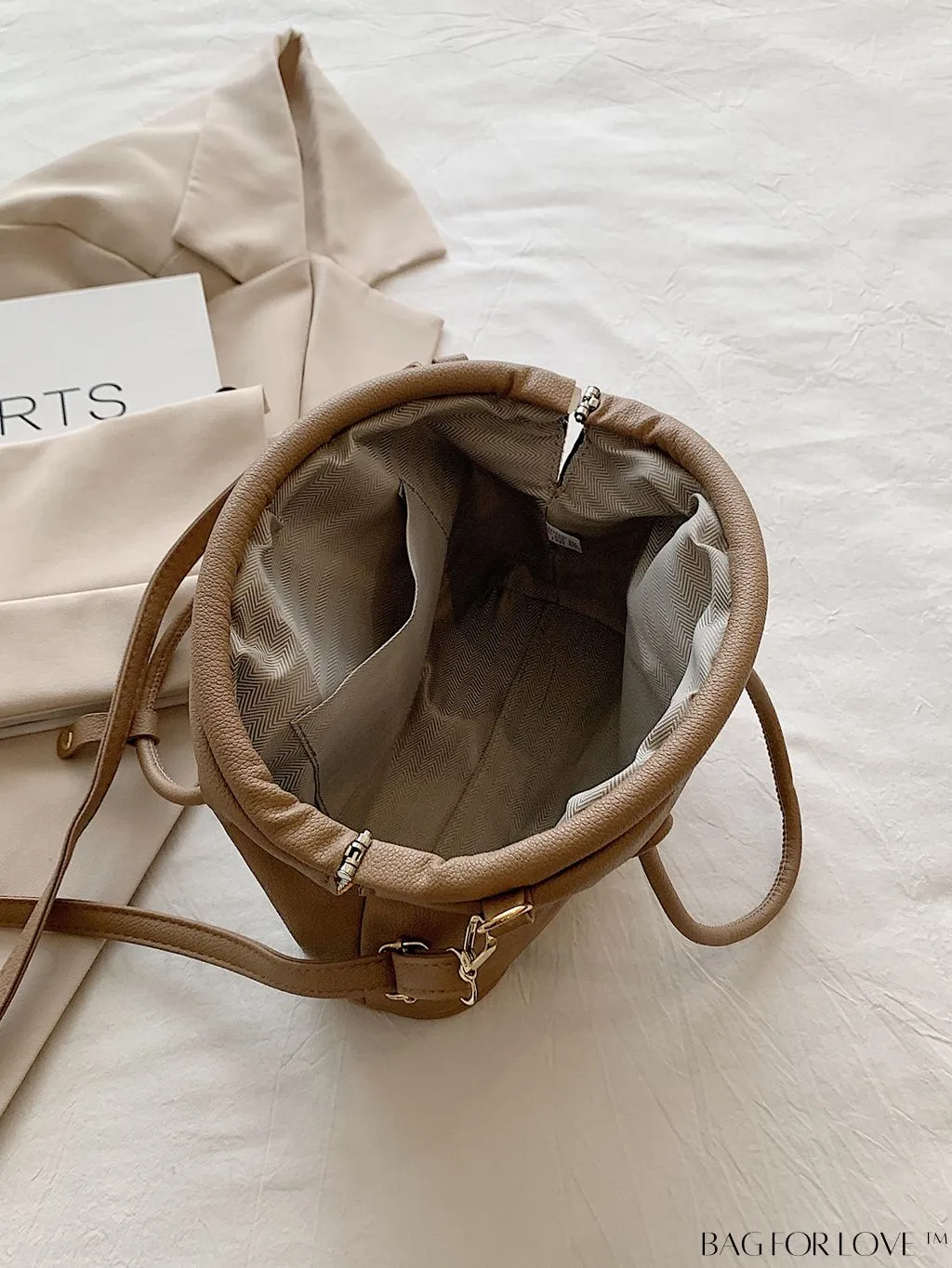 BagForLove - Chic Adjustable Shoulder Strap Handbag: Sleek and Minimalist Design