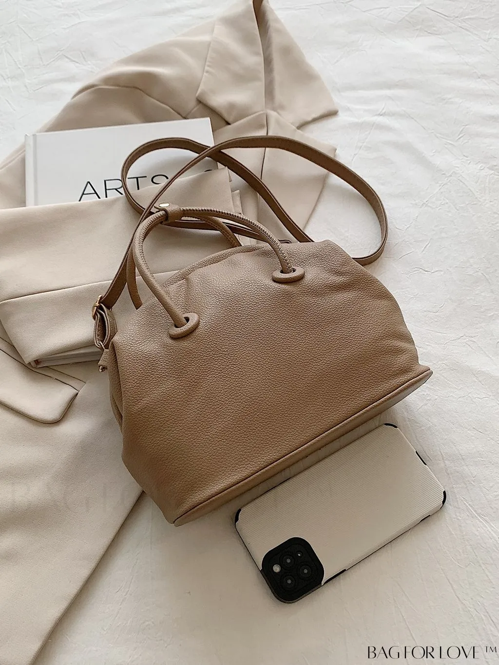 BagForLove - Chic Adjustable Shoulder Strap Handbag: Sleek and Minimalist Design