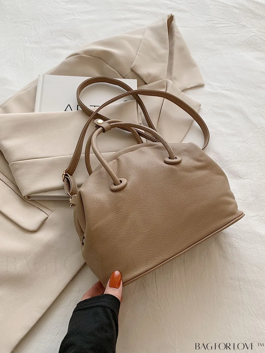 BagForLove - Chic Adjustable Shoulder Strap Handbag: Sleek and Minimalist Design