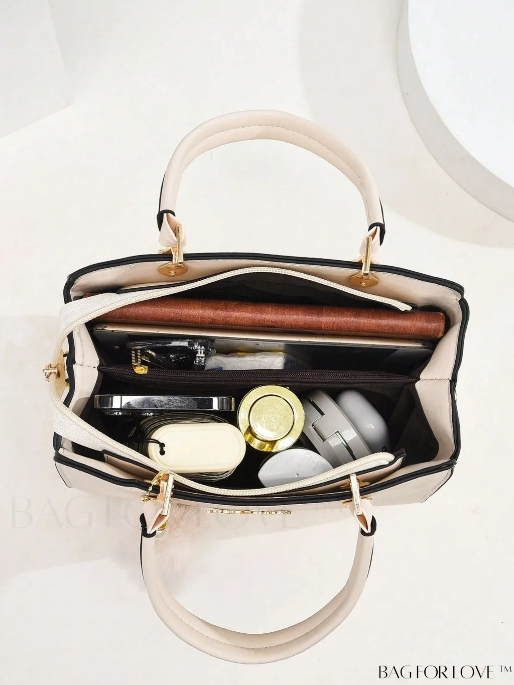 BagForLove - Chic & Functional 2023 Womens Minimalist Crossbody Bag for Effortless Commuting