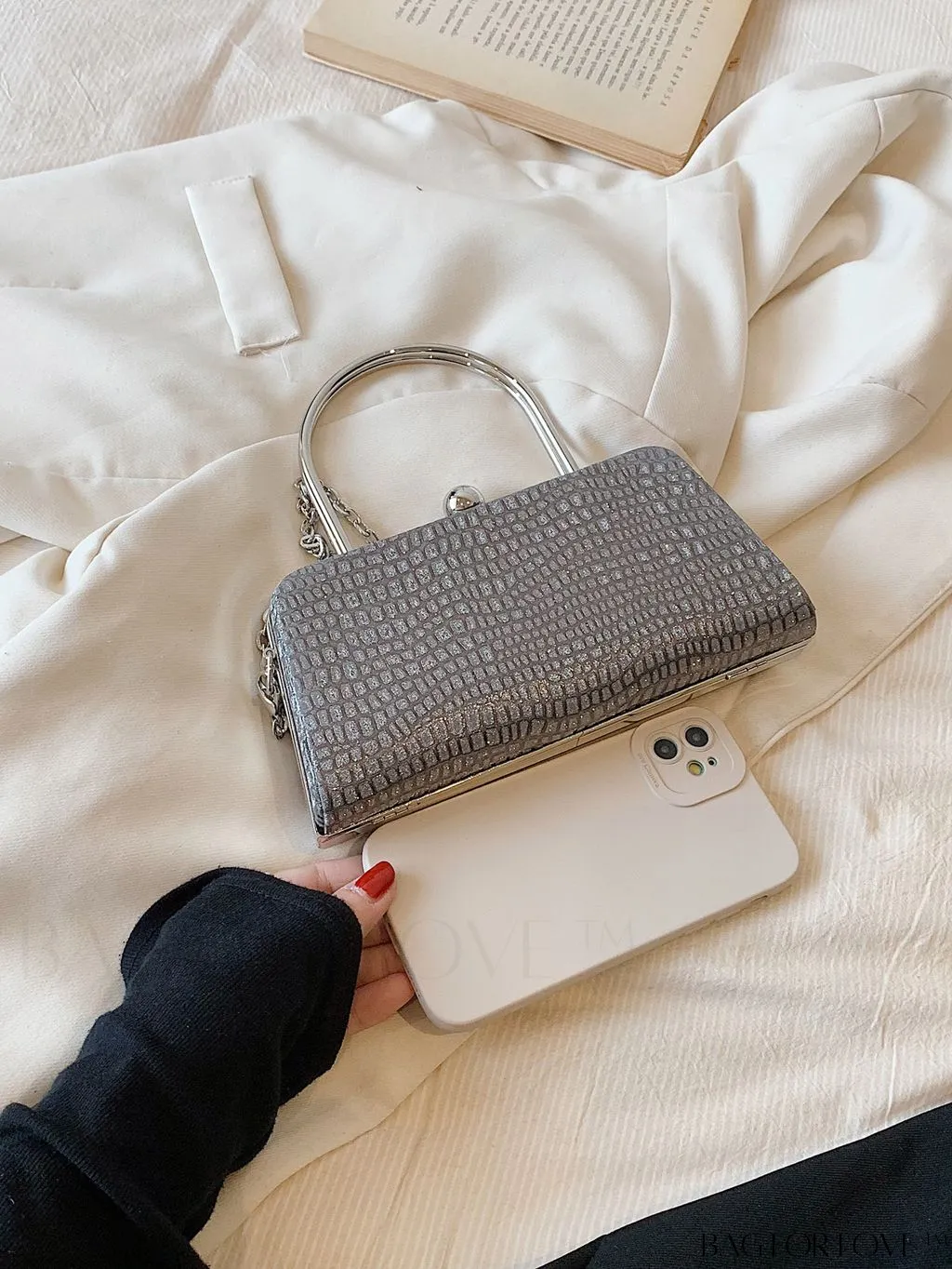 BagForLove - Chic and Versatile Crocodile Pattern Handbag for Stylish Women
