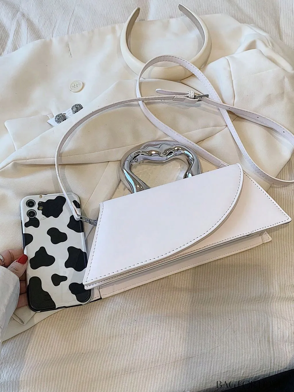 BagForLove - Chic Flap-Top Handle Novelty Bag: The Essence of Minimalist Style