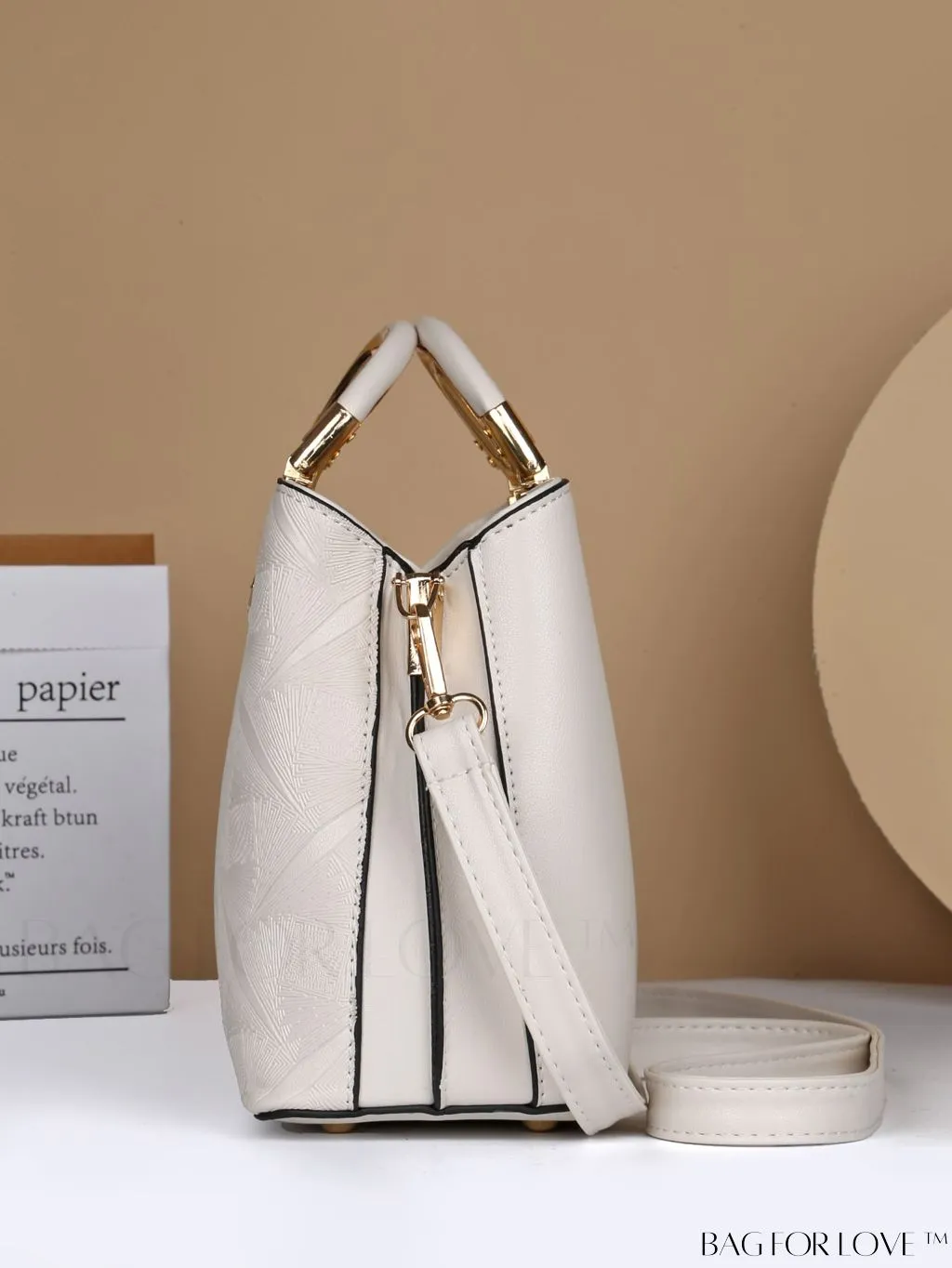 BagForLove - Chic Minimalist Textured Metallic Handbag with Circle Handle for Stylish Commuting