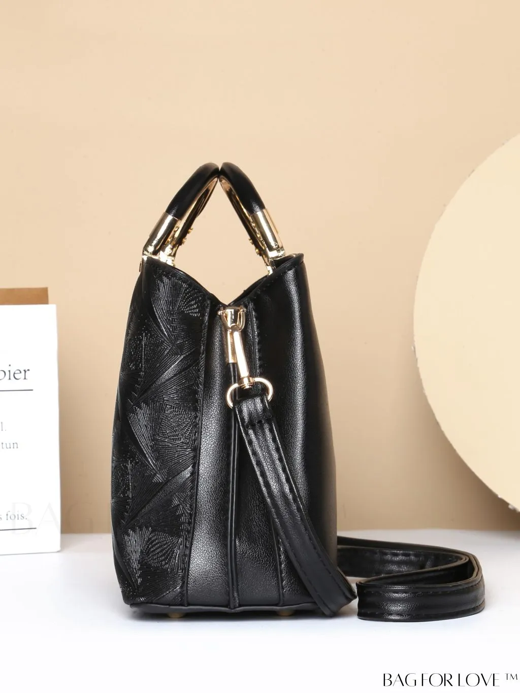 BagForLove - Chic Minimalist Textured Metallic Handbag with Circle Handle for Stylish Commuting