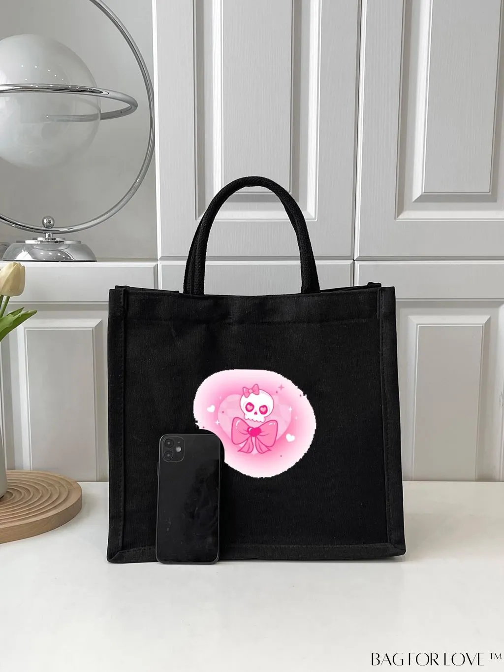 BagForLove - Chic Skull Print Tote: A Fashionable Must-Have