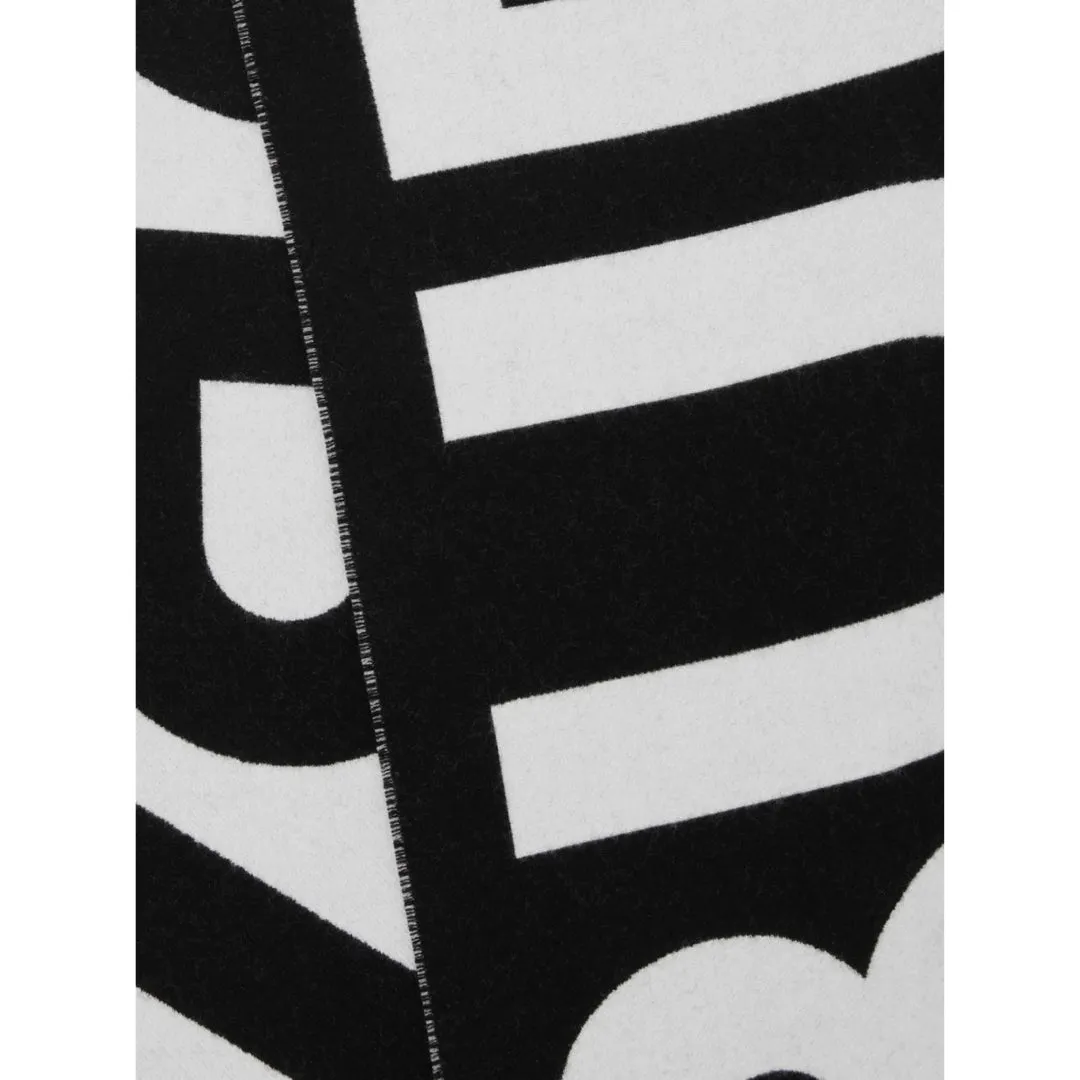 Burberry 8054214 Burberry Logo Jacquard Wool Scarf Black Scarf Male