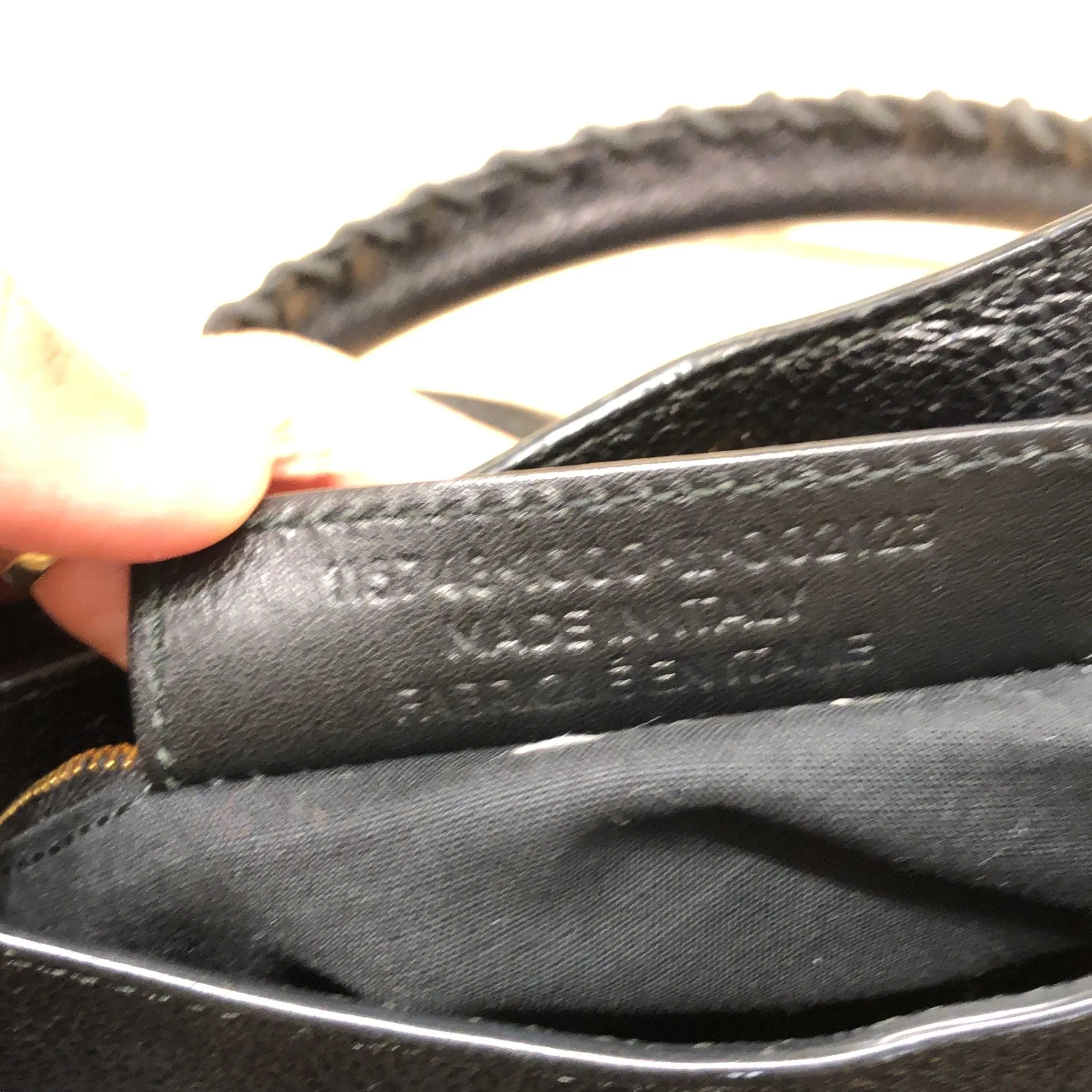 City Classic Metallic Edge Bag Leather Medium