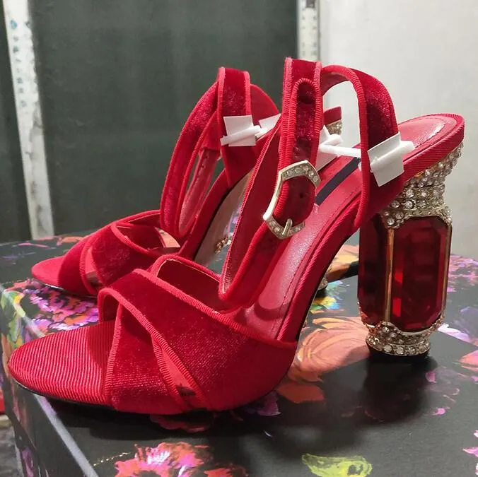 Fashion Summer Sandal Shoe Red Purple Black Silk Leather Diamond Heel Chunky Heel Wedding Shoe Bridal Sandalias