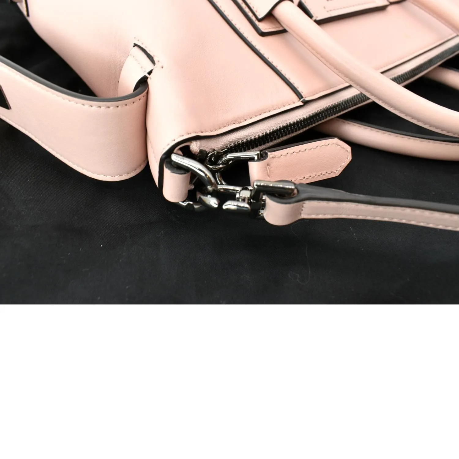 GIVENCHY Soft Medium Antigona Smooth Leather Crossbody Bag Light Pink