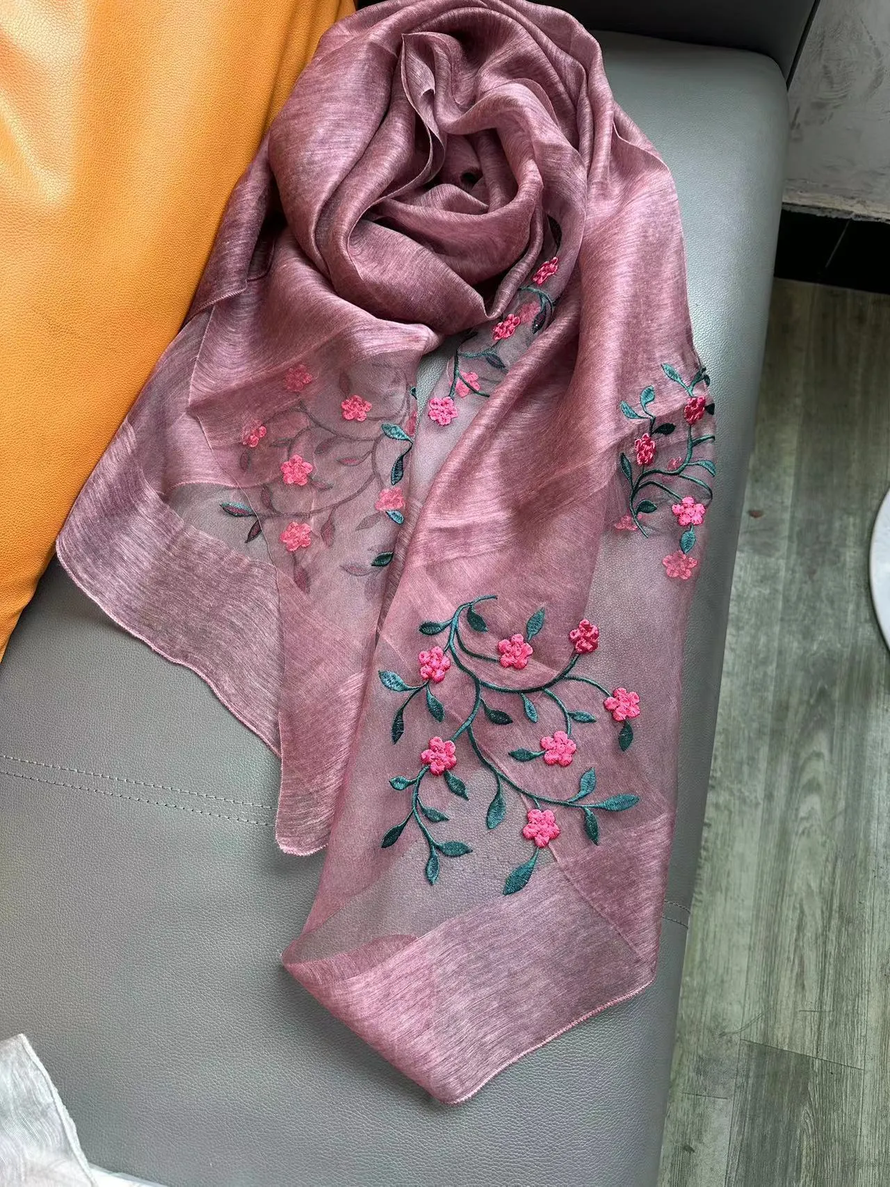 Korean Style New Contrast Color Warm Scarf Fashionable Western Style Gift Giving Long Shawl Women's Silk Blended Scarf