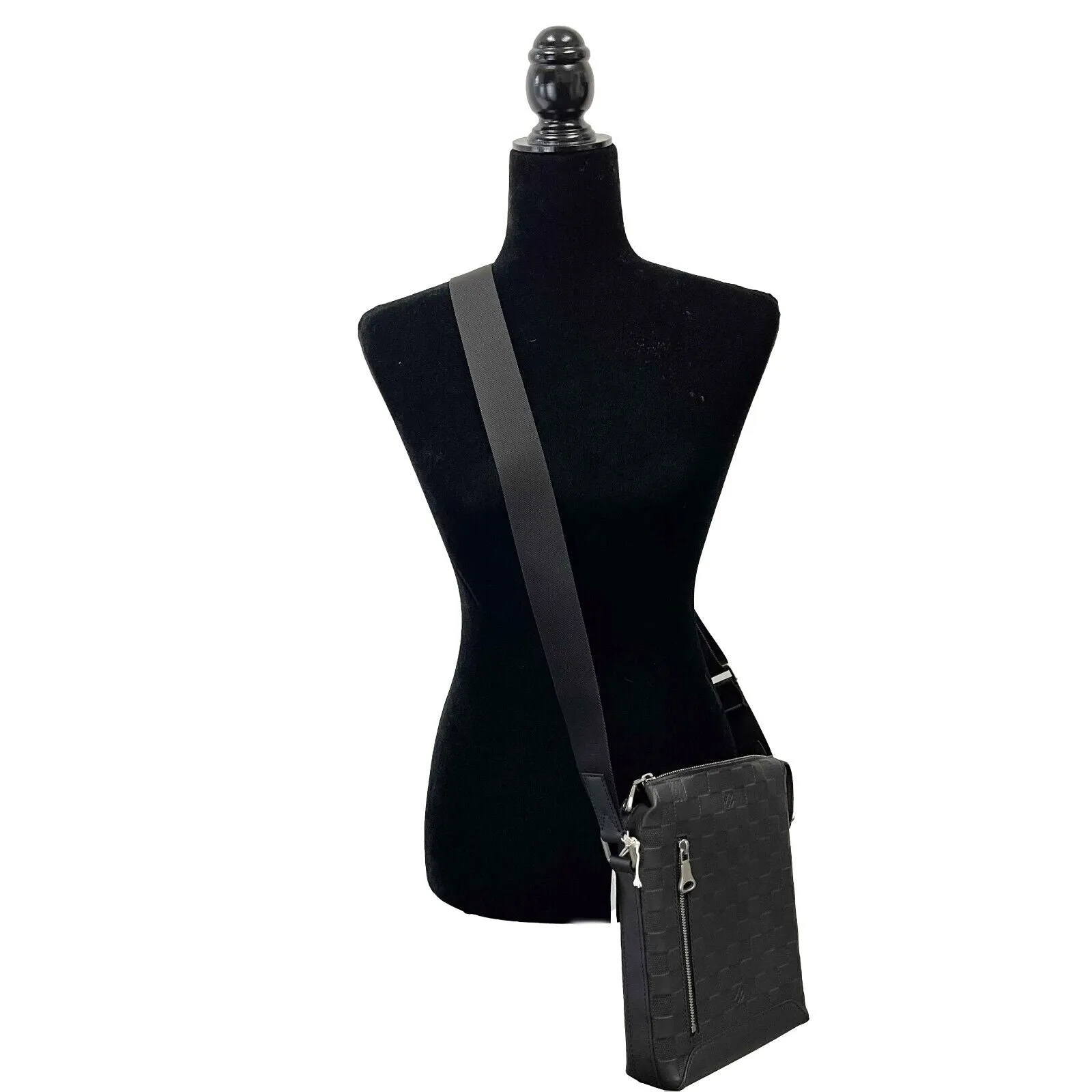 Louis Vuitton - Damier Infini Leather Messenger BB - Black Crossbody