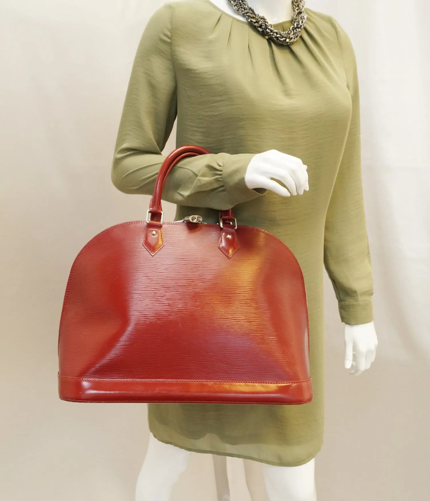 LOUIS VUITTON Fuchsia Epi Leather Alma GM Satchel Bag - Final Call