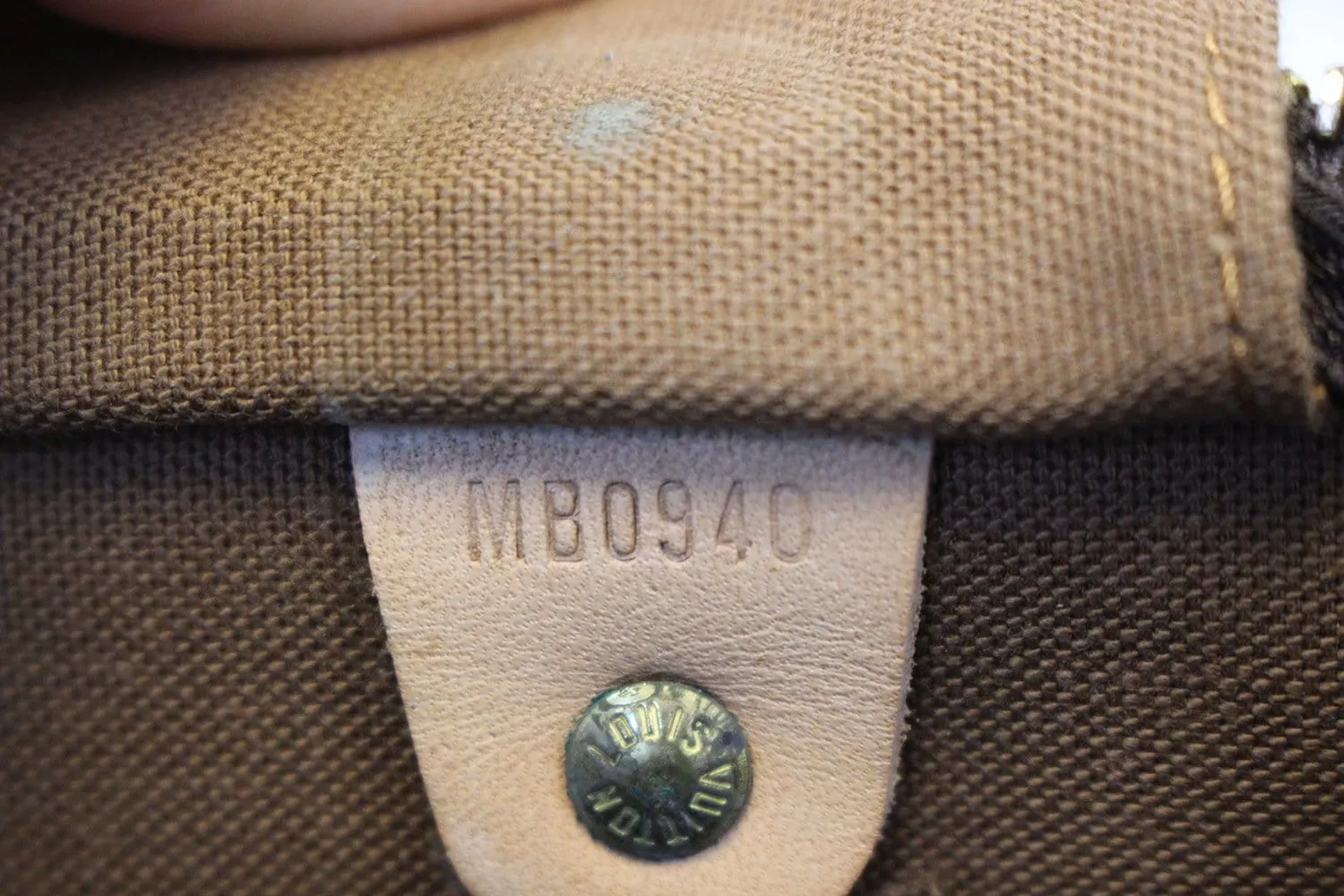 LOUIS VUITTON Monogram Canvas Speedy 40 Brown Satchel Bag