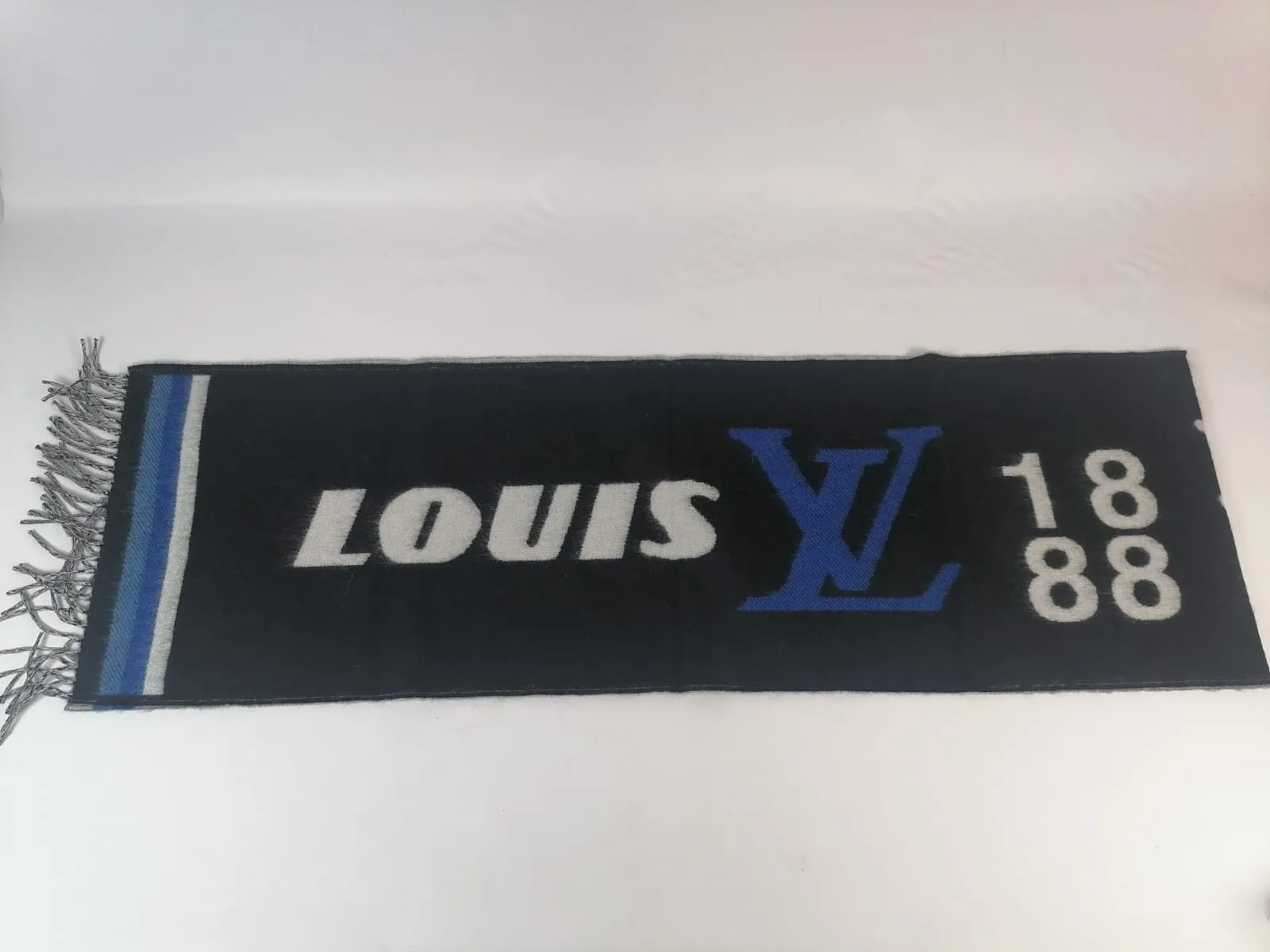 LV Forward Scarf