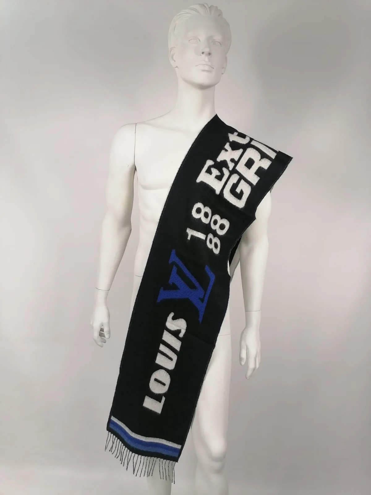 LV Forward Scarf