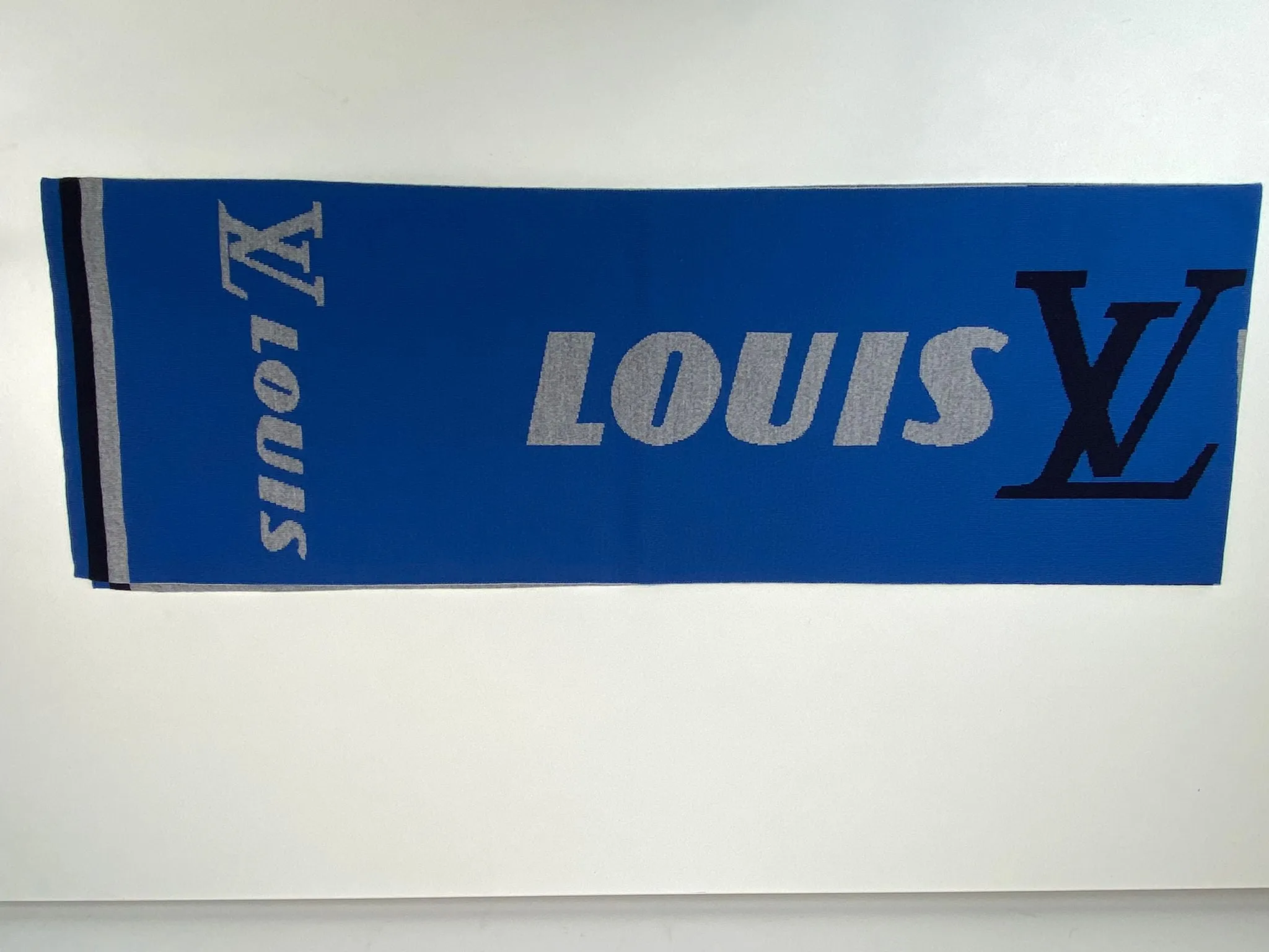 LV Forward Scarf