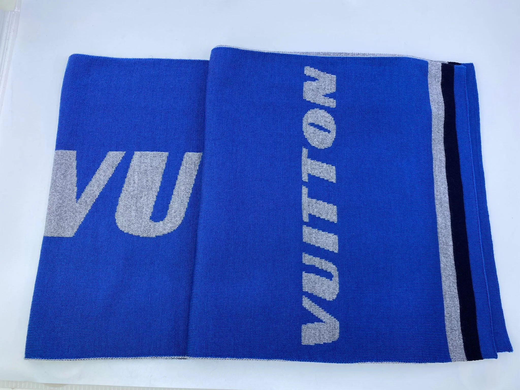 LV Forward Scarf