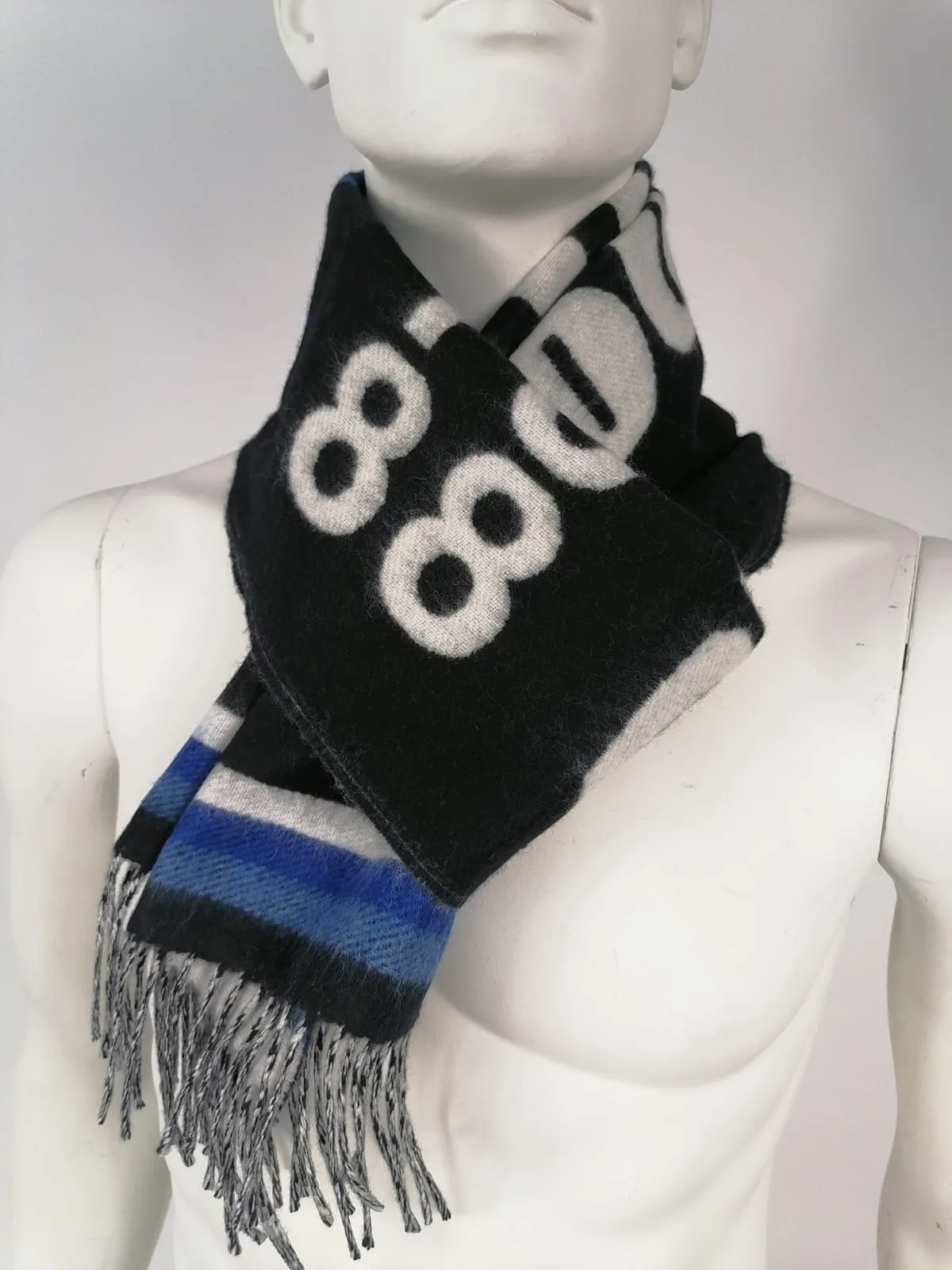 LV Forward Scarf