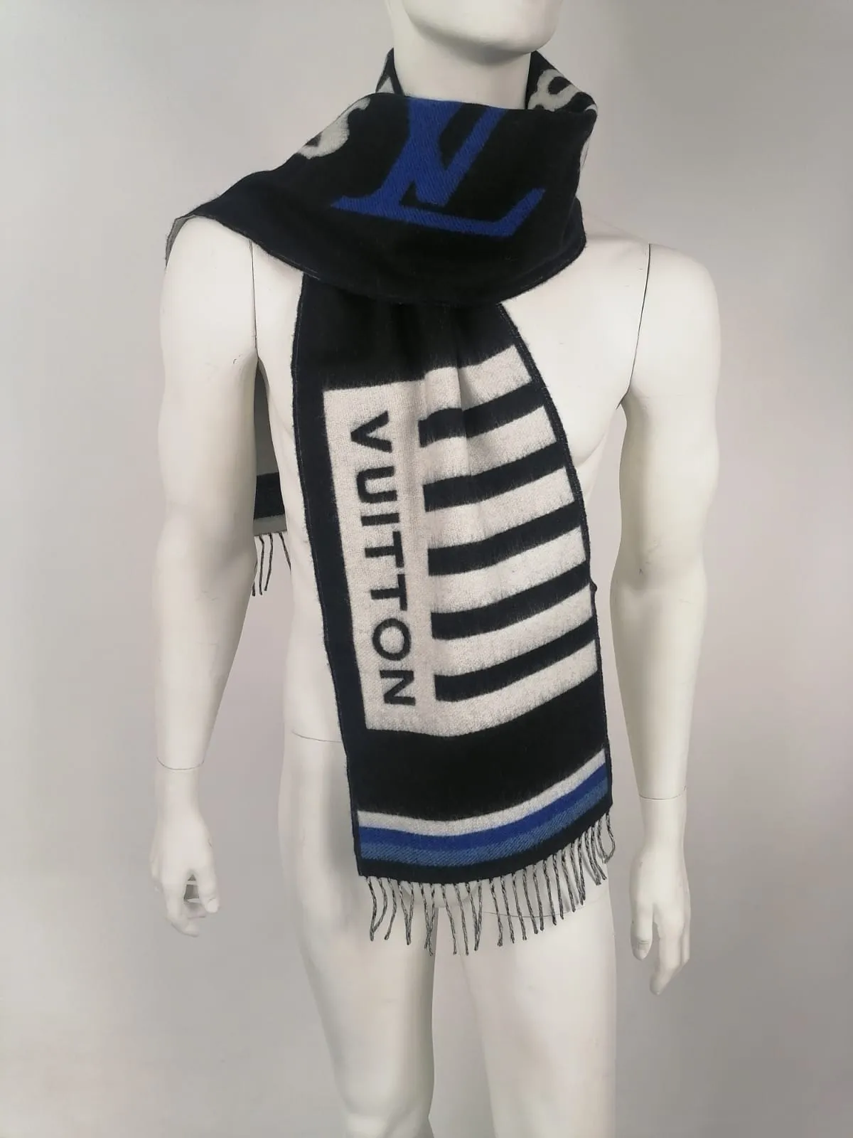 LV Forward Scarf