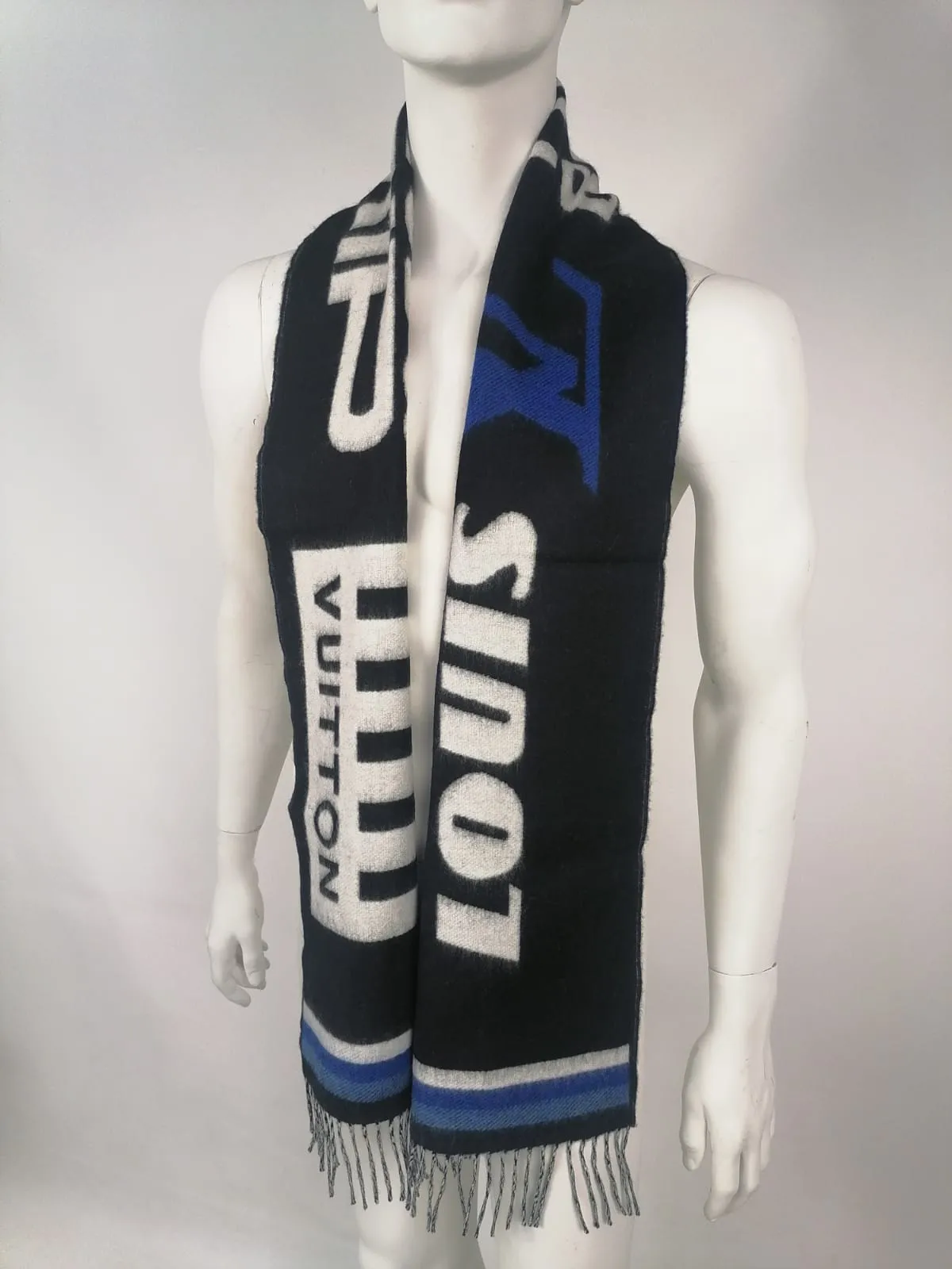 LV Forward Scarf