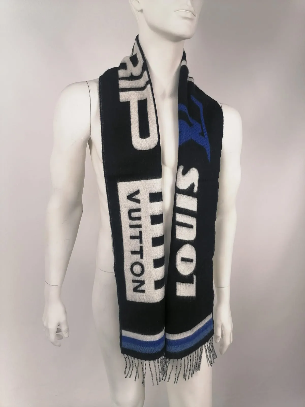 LV Forward Scarf