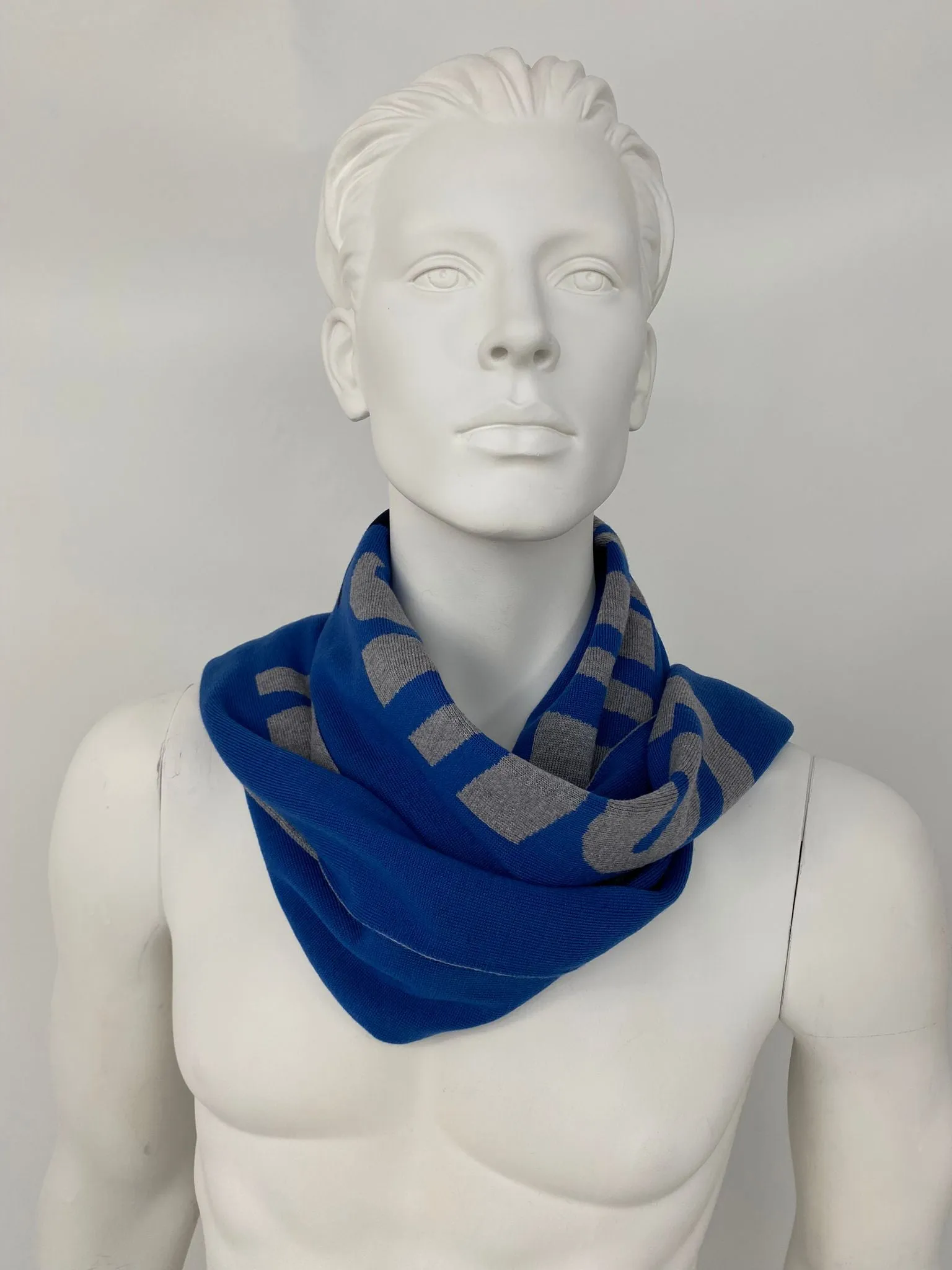 LV Forward Scarf