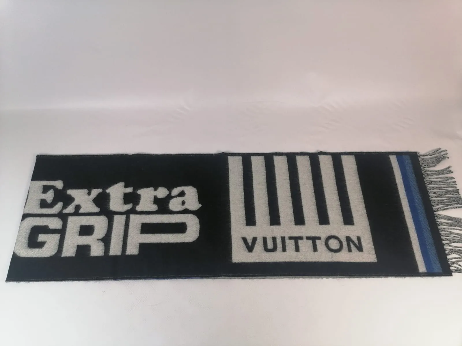 LV Forward Scarf