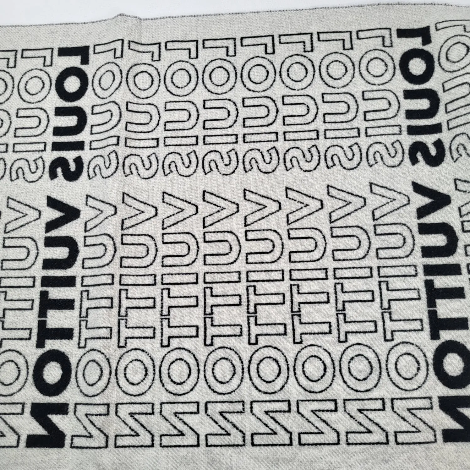 LV List Scarf