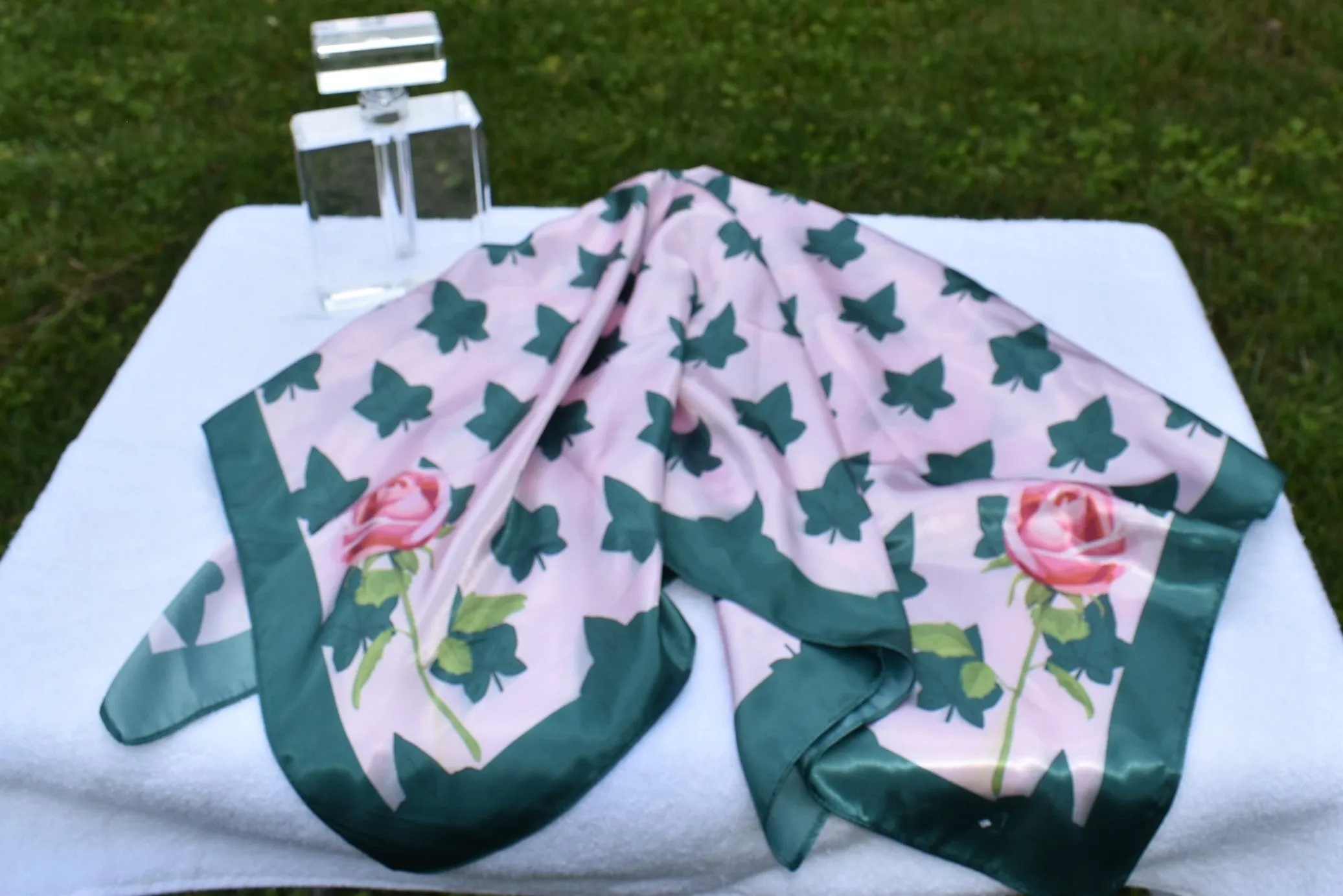PNK Signature Scarf Ivy Print