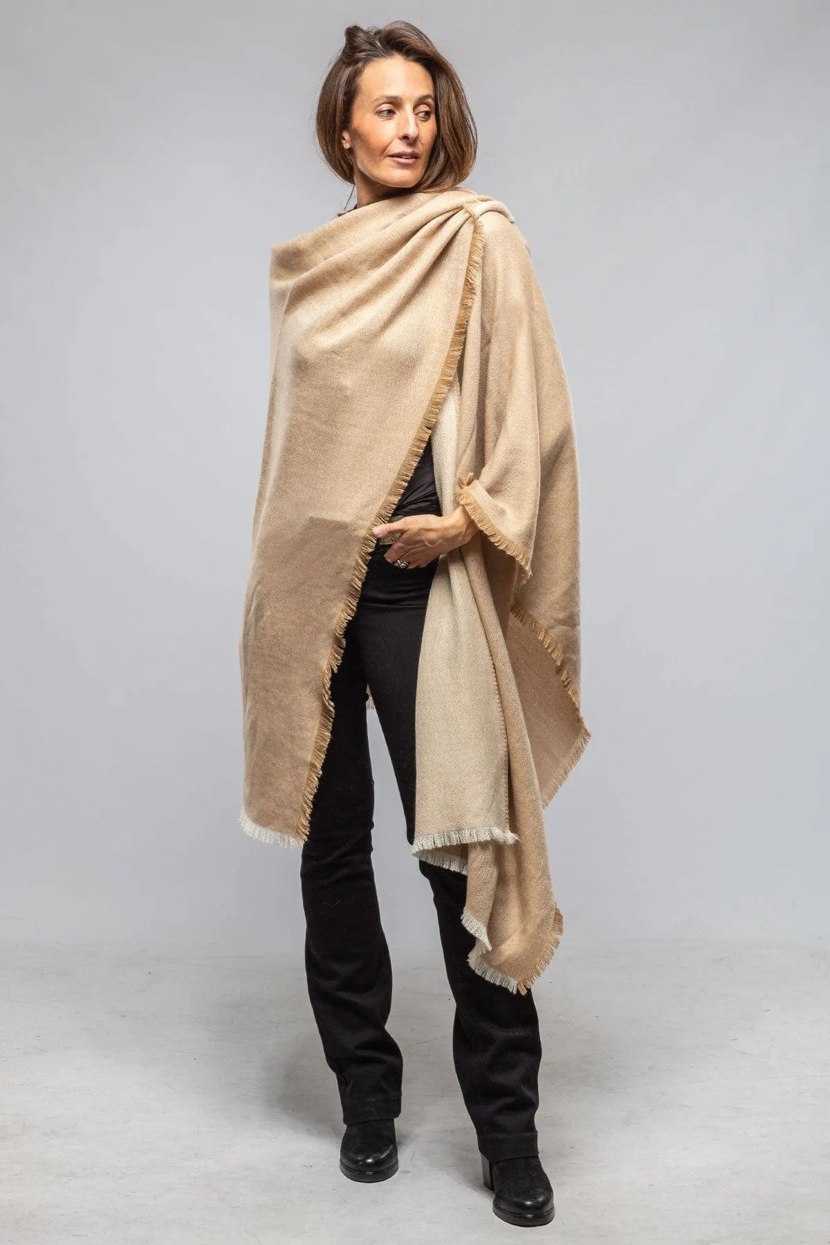 Sabina Cashmere Silk Cape In Camel