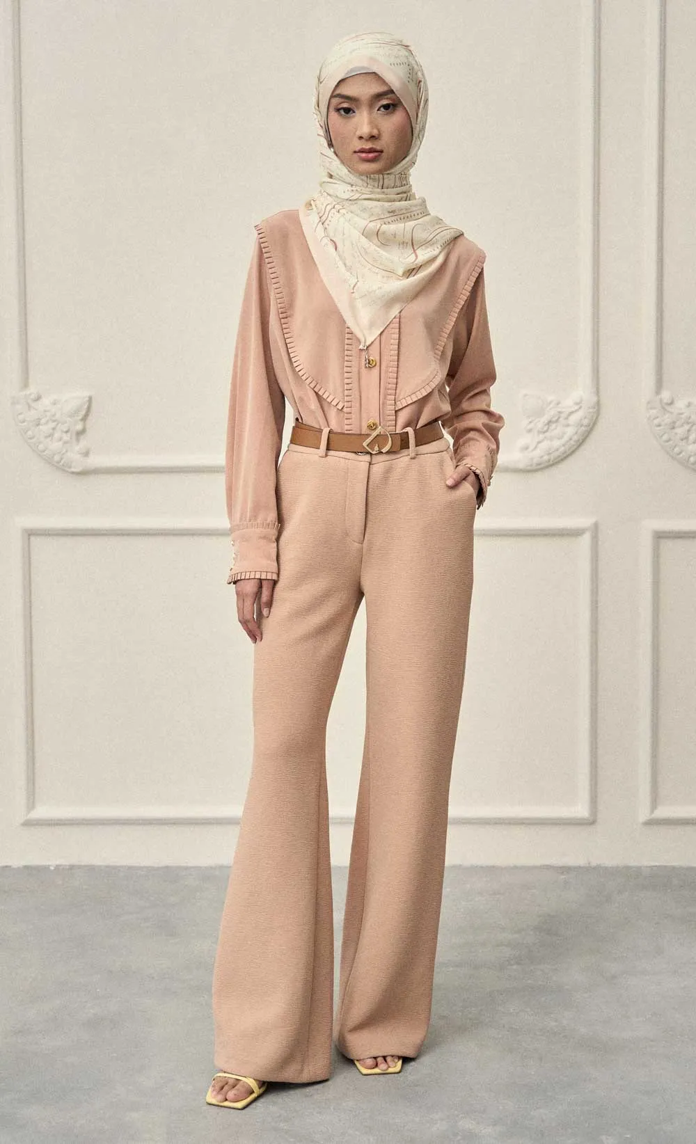 The dUCkade dUCk Matte Satin Silk Shawl in Topaz