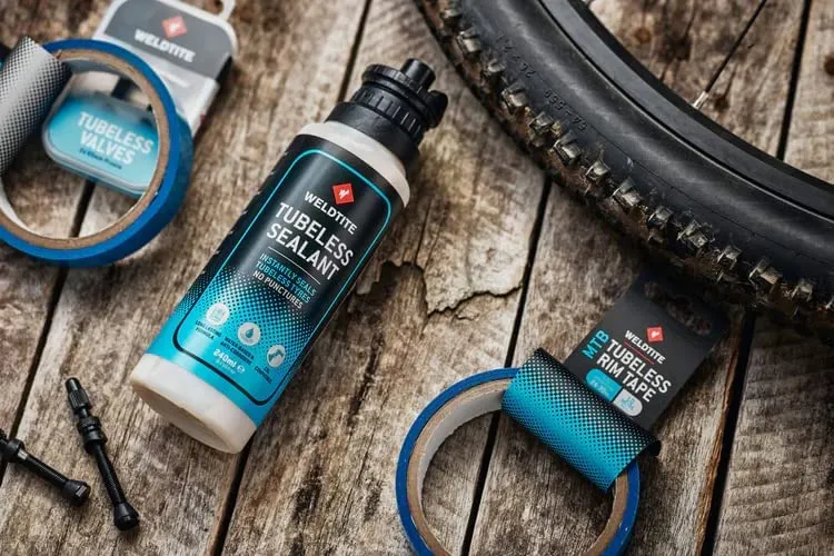 Tubeless Conversion System For Road Bikes - 55mm Valves - 19mm Tape   Sealant