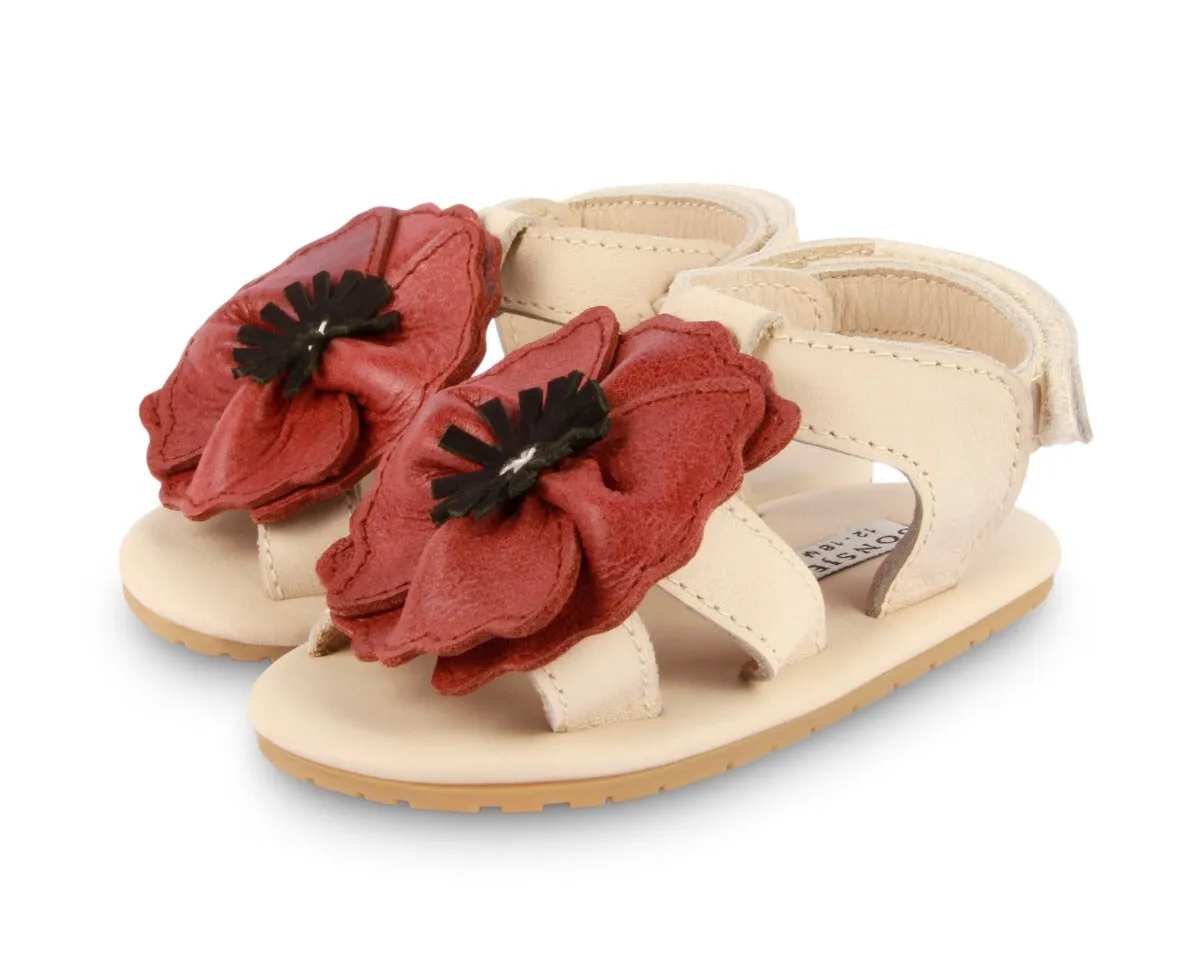 Tuti Fields - Poppy