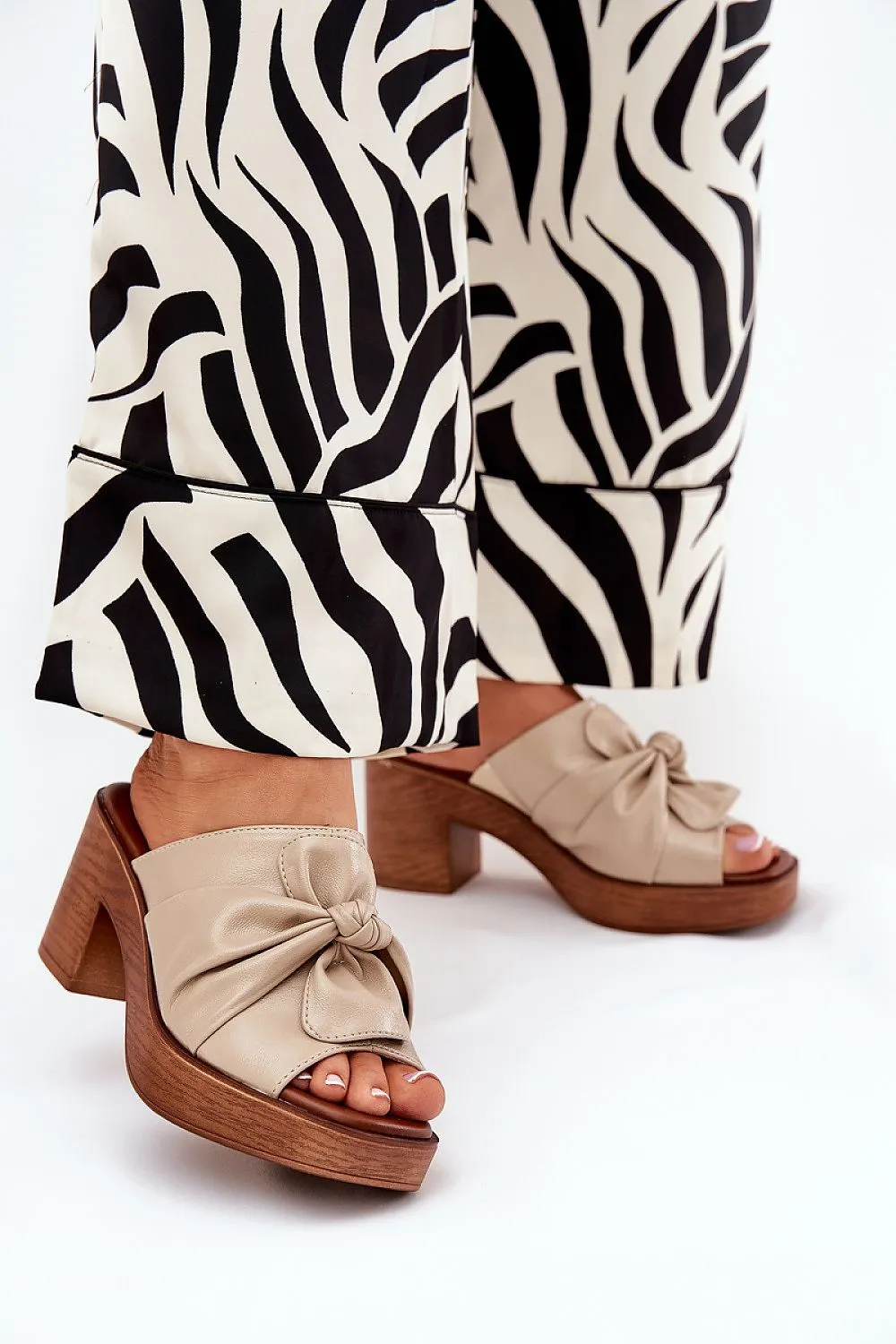 Women's Jezzi slippers