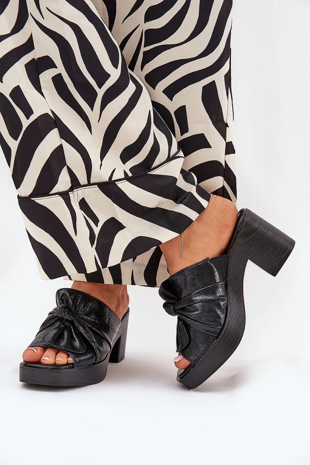 Women's Jezzi slippers